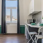 Central And Cozy Apartments K67