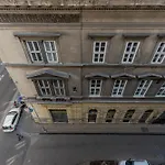 Central And Cozy Apartments K67