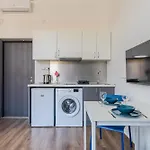 Central And Cozy Apartments K67